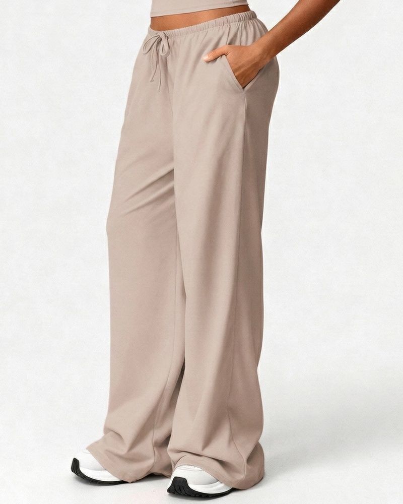 Женский прогулочный костюм Nordvik Urban-Flow: Широкие брюки Palazzo и моделирующий топ Halter-Neck Beige