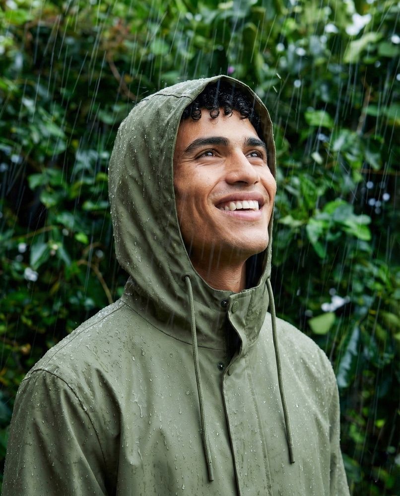 Мужской штормовой плащ-дождевик Nordvik Urban Storm Forest Green удлиненного кроя на молнии с глубоким капюшоном, One size